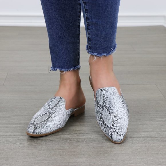 Snake Print Pointy Toe Slip On Mule Loafers - Picture 5 of 8